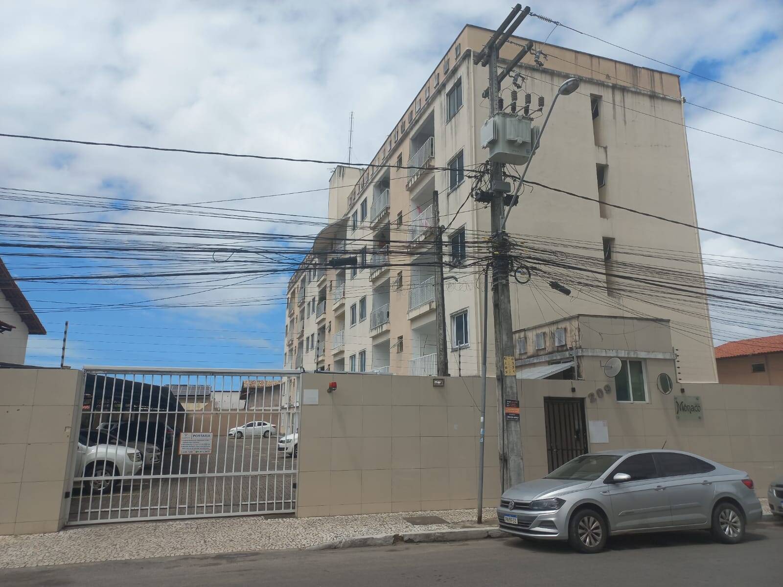 Apartamento à Venda – 3 Quartos (1 Suíte) + 2 Vagas de Garagem - Maraponga