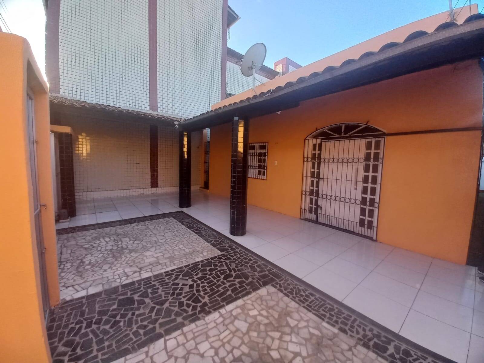 Casa para Locação – Bairro Henrique Jorge 03 quartos (sendo 01 suíte)