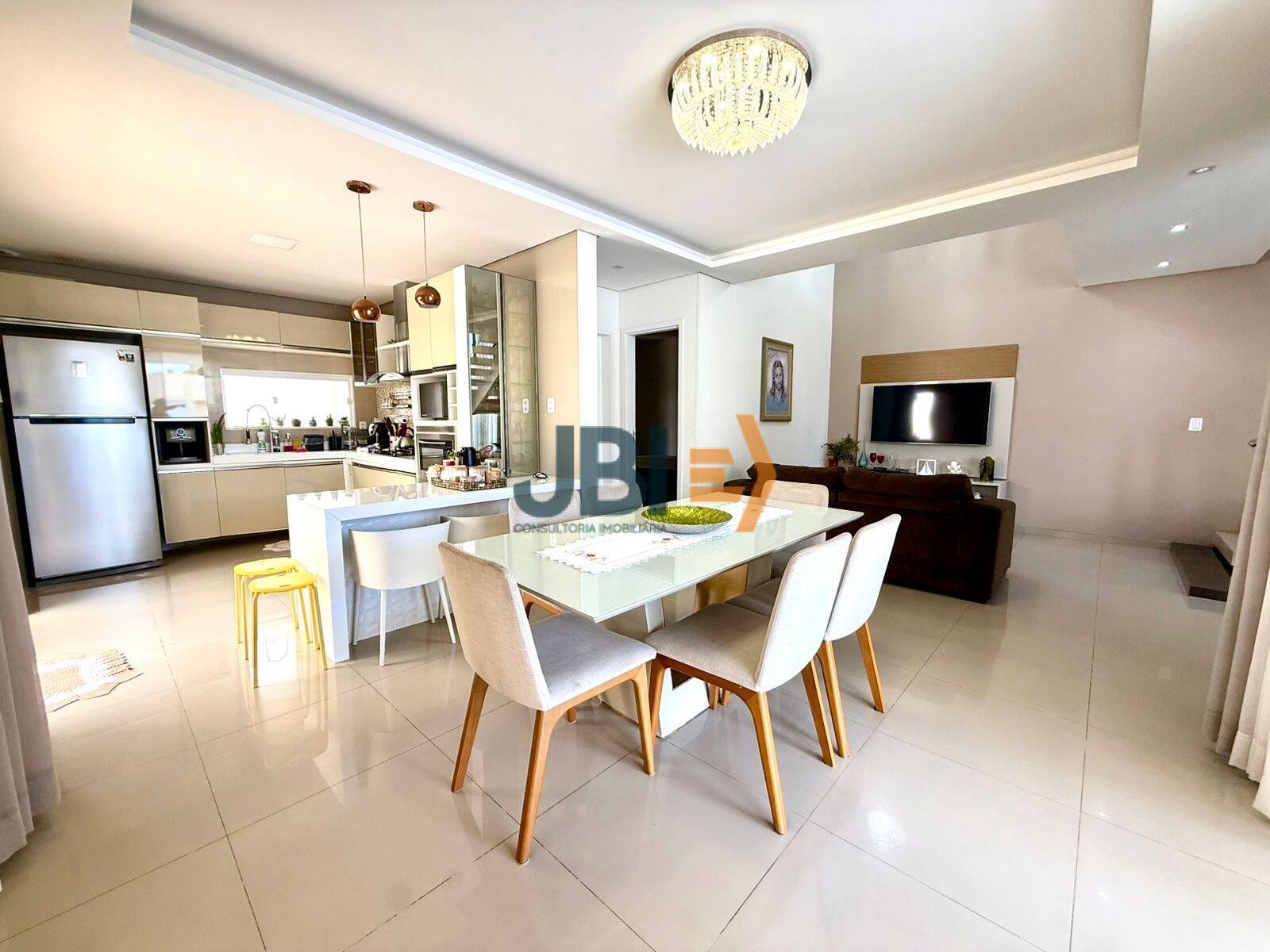 Casa, 3 quartos, 200 m² - Foto 4
